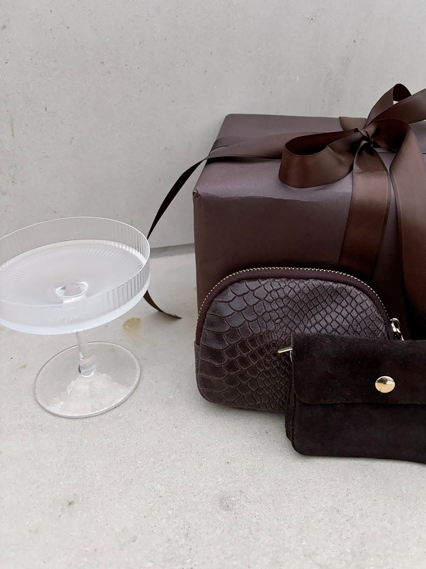 TROUSSE · Croco brun