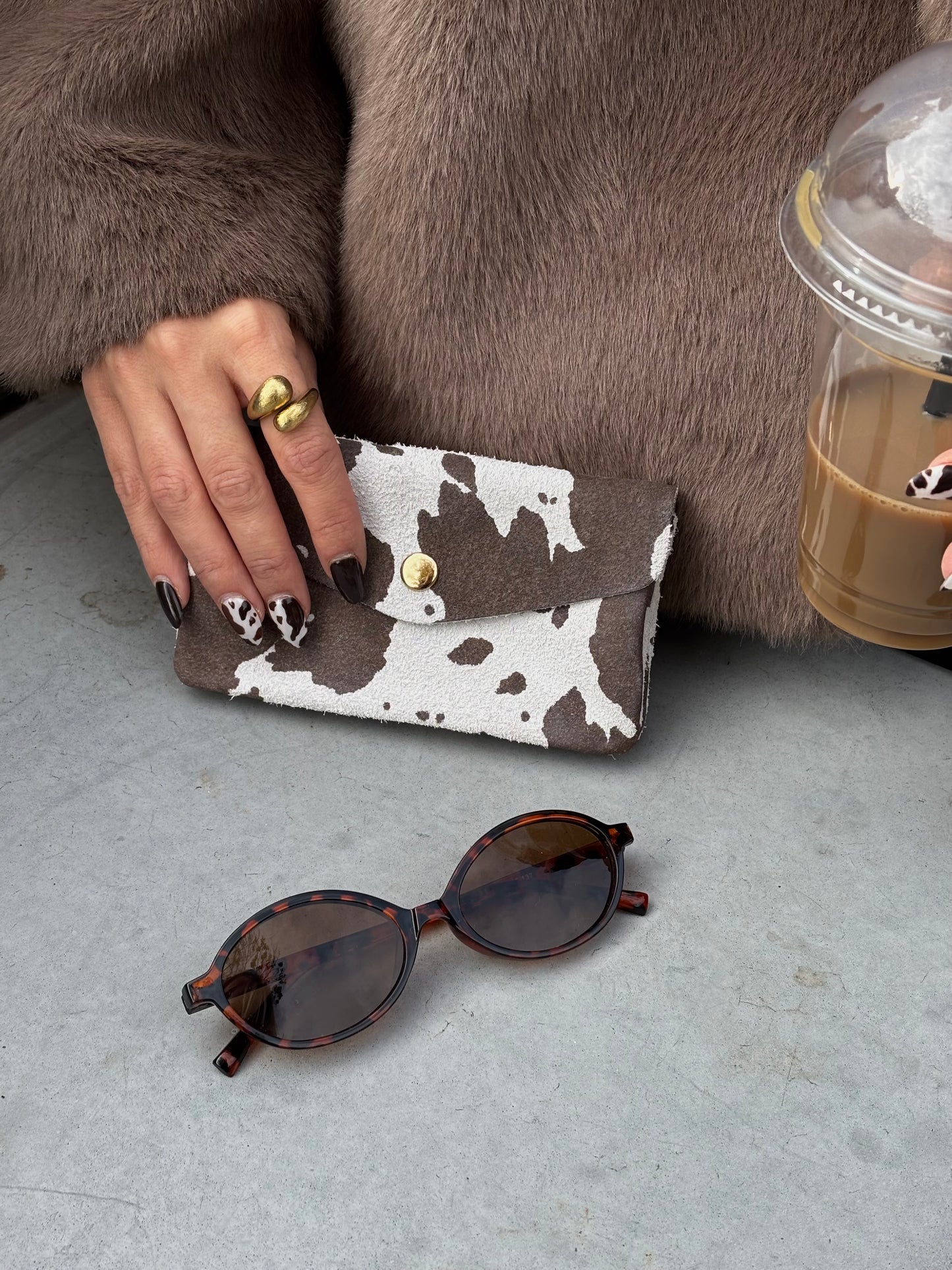 POCHETTE · Vache brun