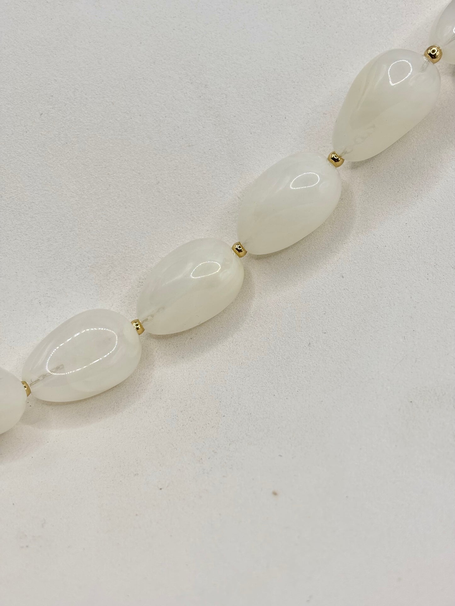 COLLIER N°140 · Écru