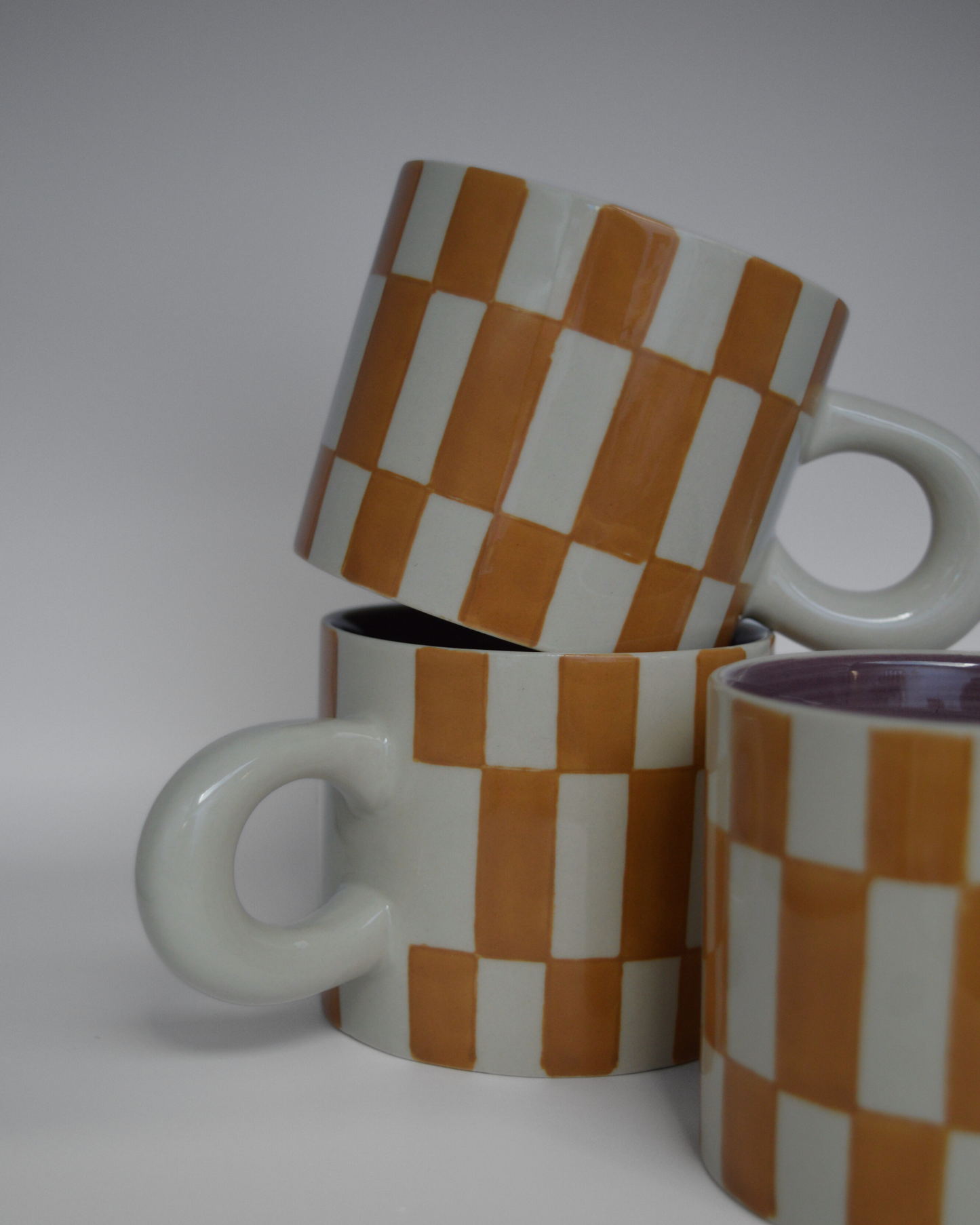 MUG · Damier ocre et blanc