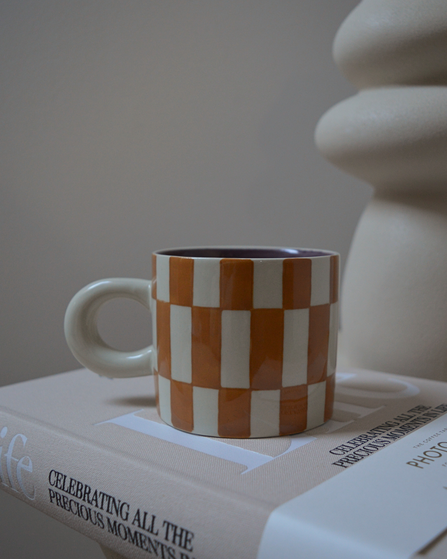 MUG · Damier ocre et blanc