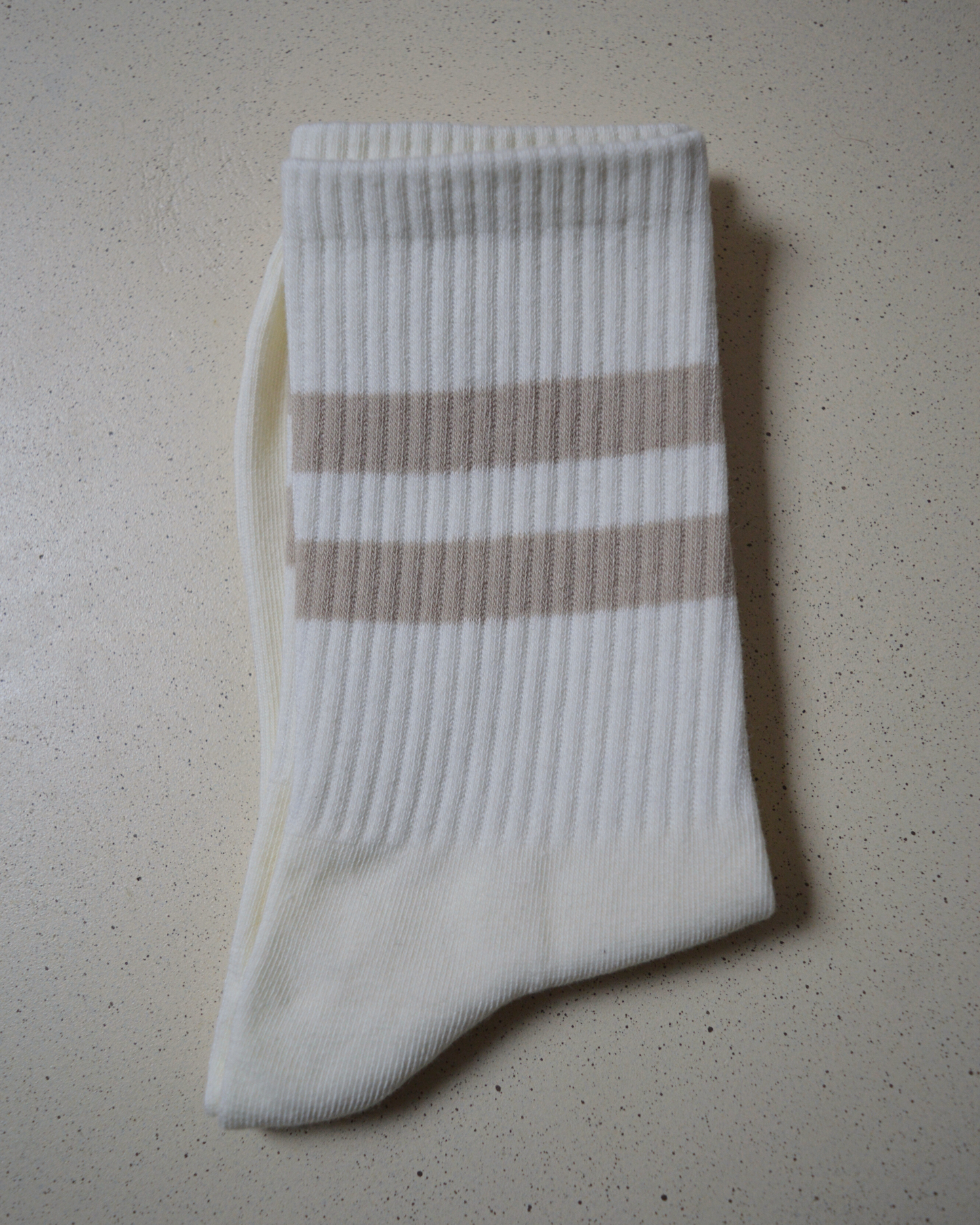 CHAUSSETTES · Blanches à lignes