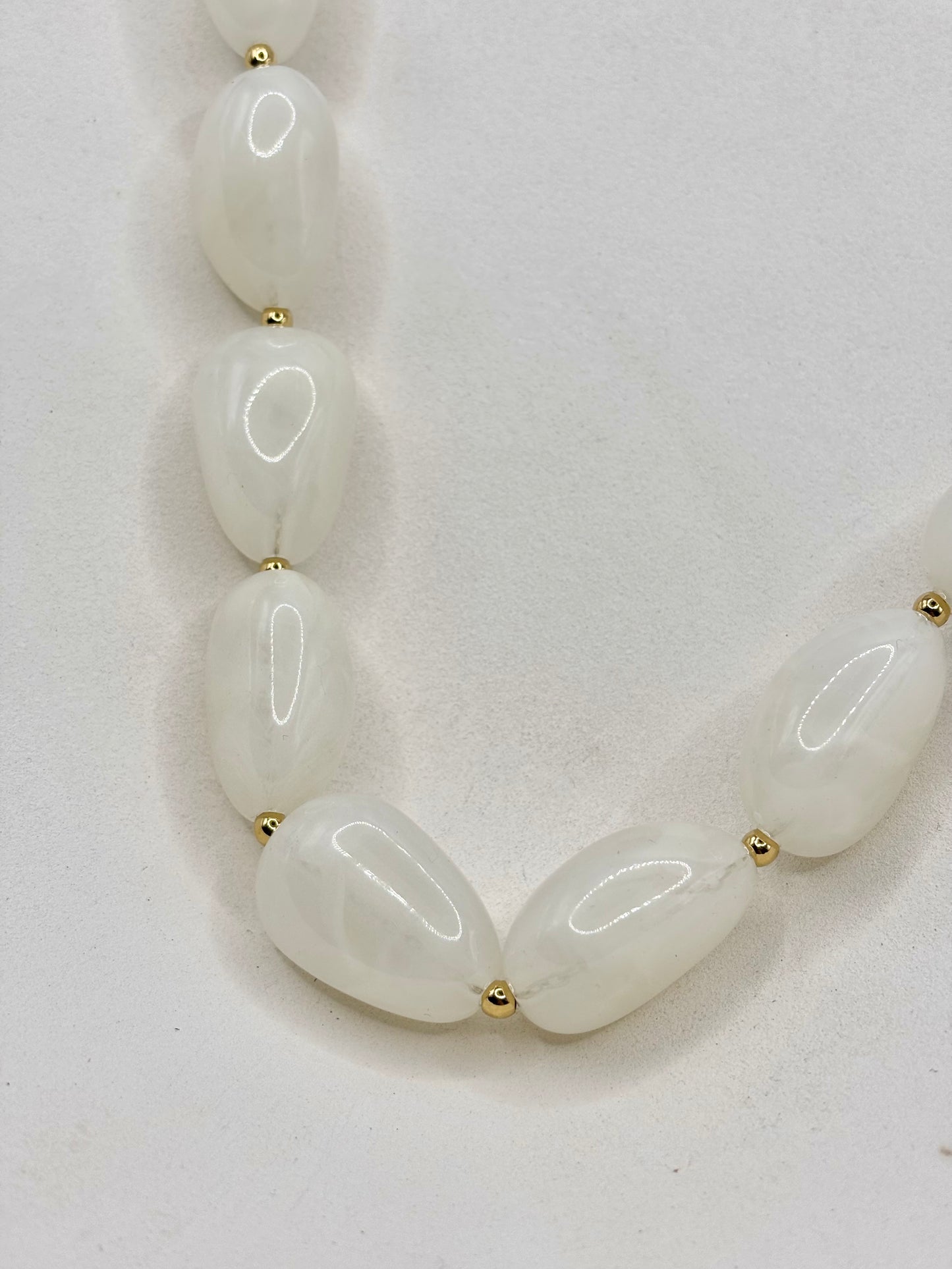 COLLIER N°140 · Écru