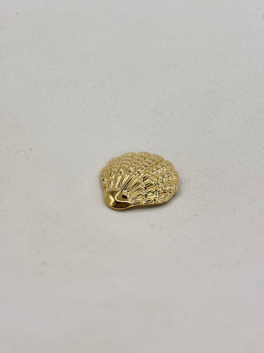 COUVRE-BOUTON · Coquillage