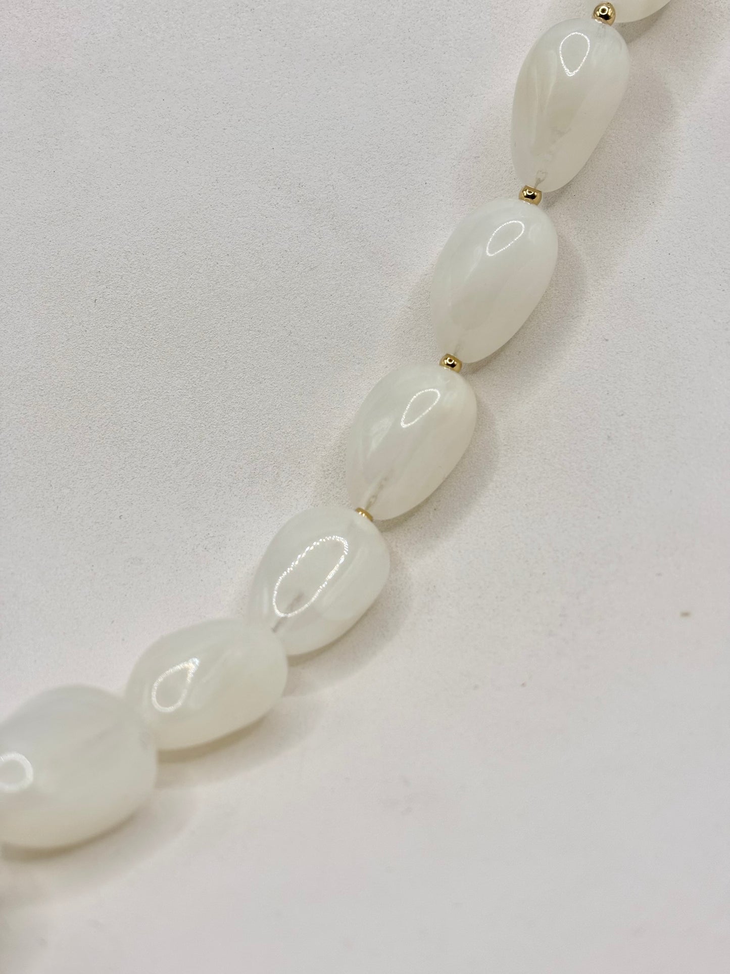COLLIER N°140 · Écru