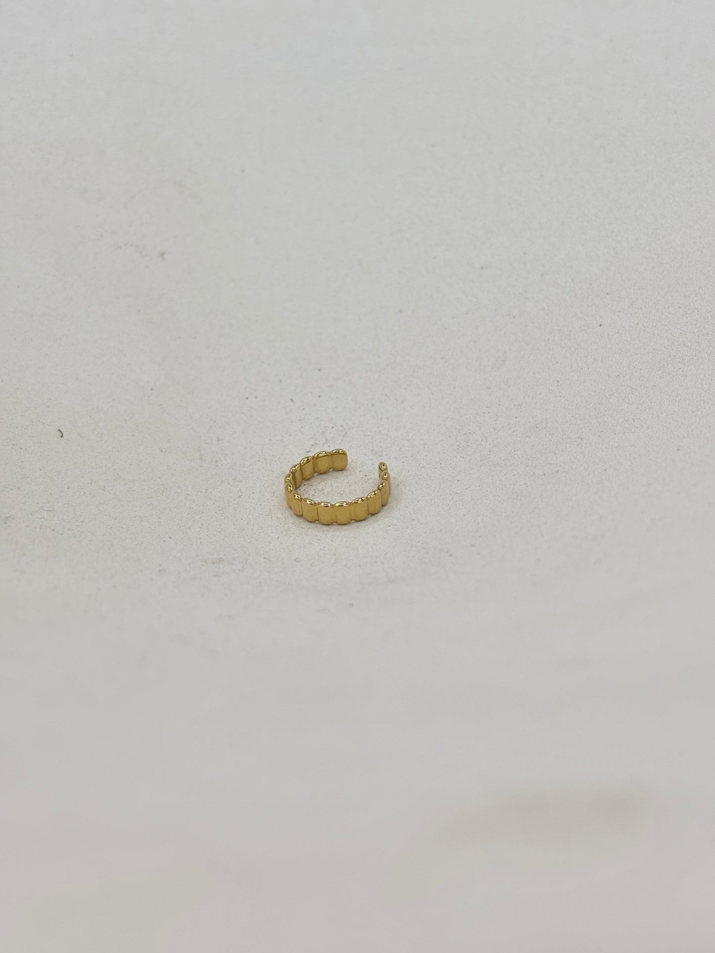 EARCUFF