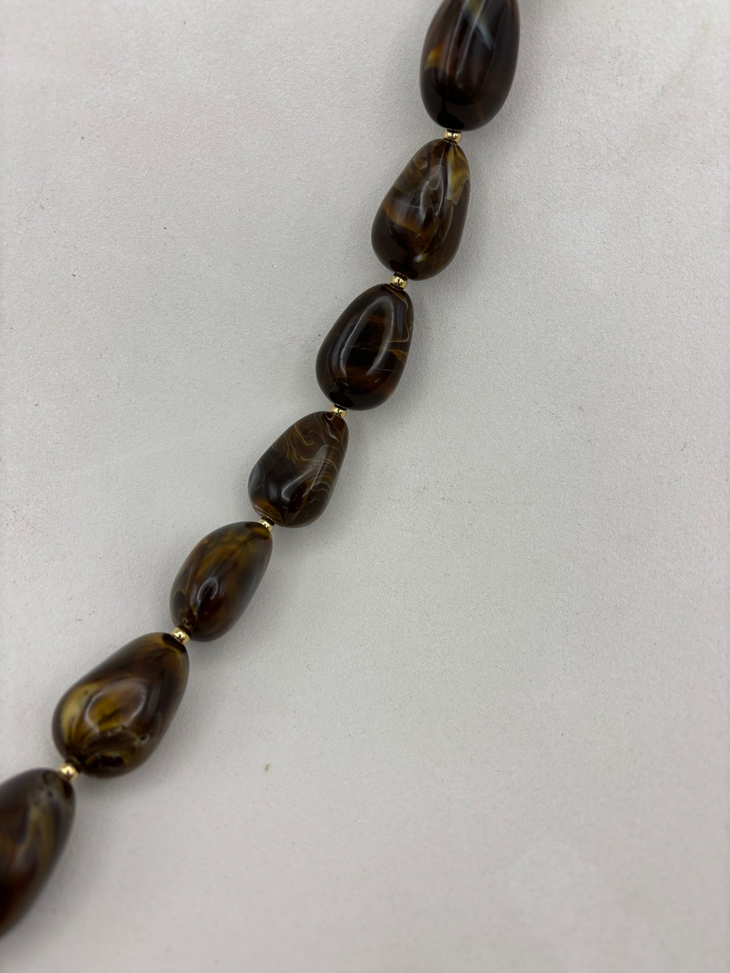 COLLIER N°140 · Brun